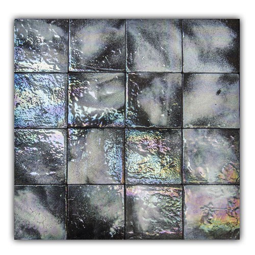 Madreperla line: Nero Notte Iris composition